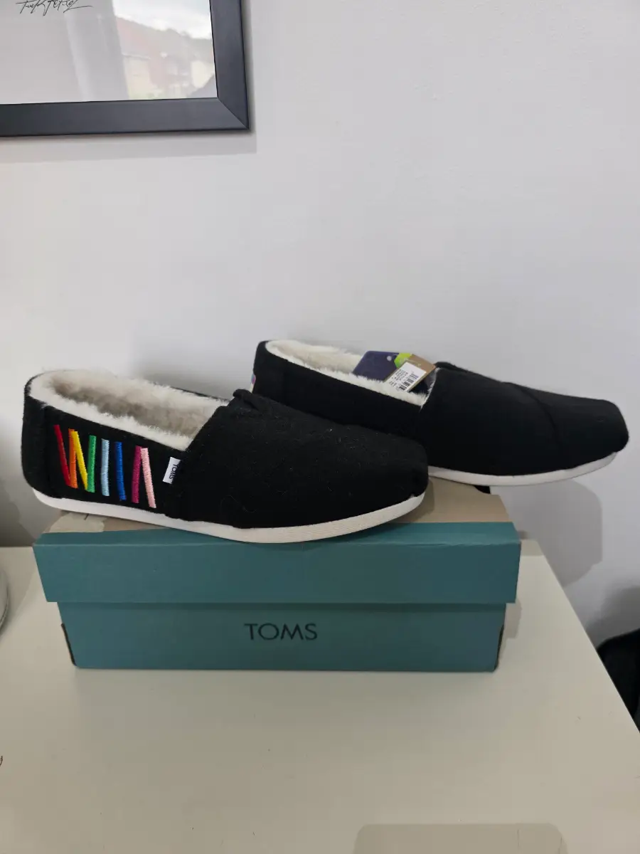 TOMS Slippers Size 5 Pride Rainbow Embroidery Black Faux Fur BNIB