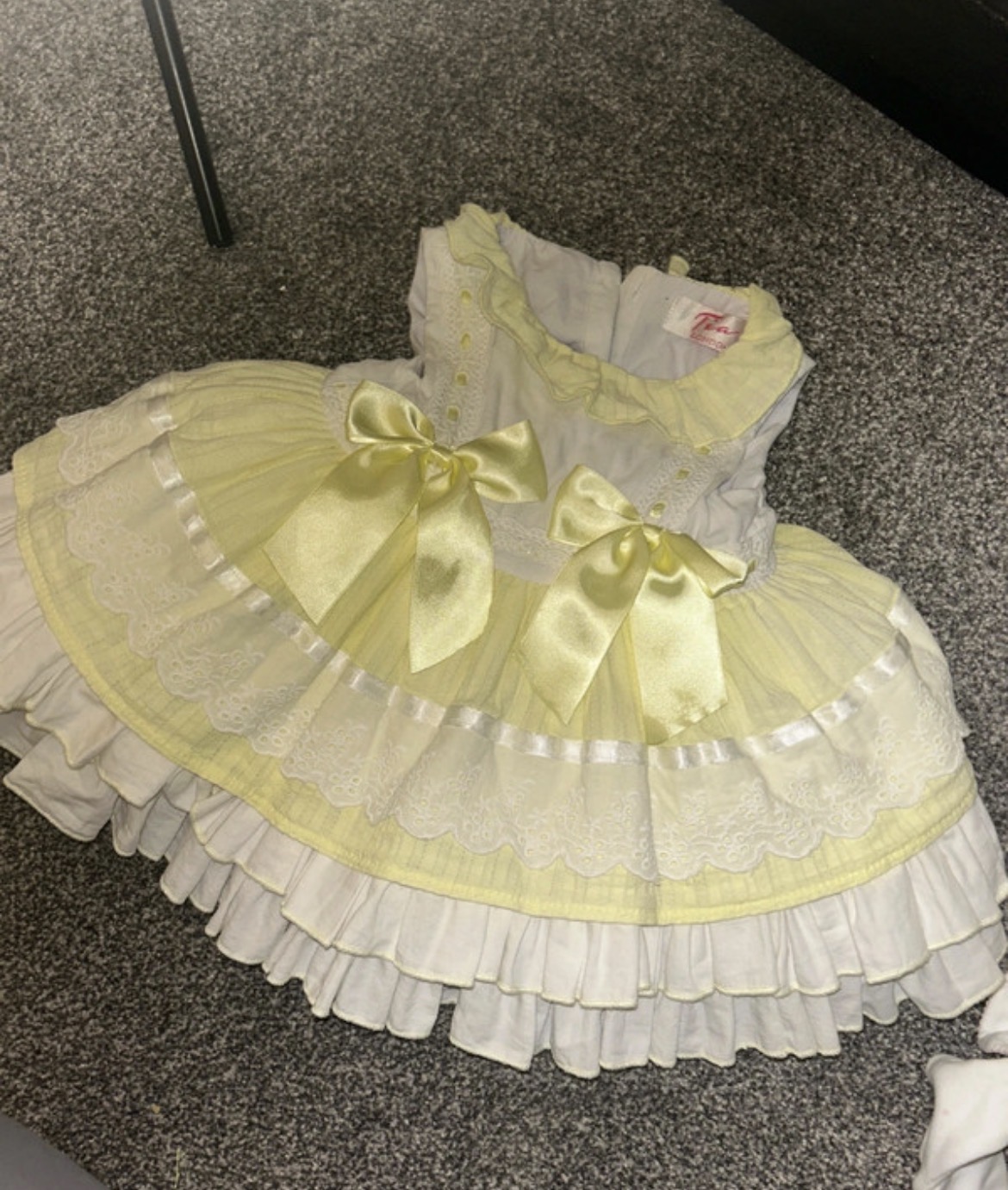 Baby girl Stunning lemon dress