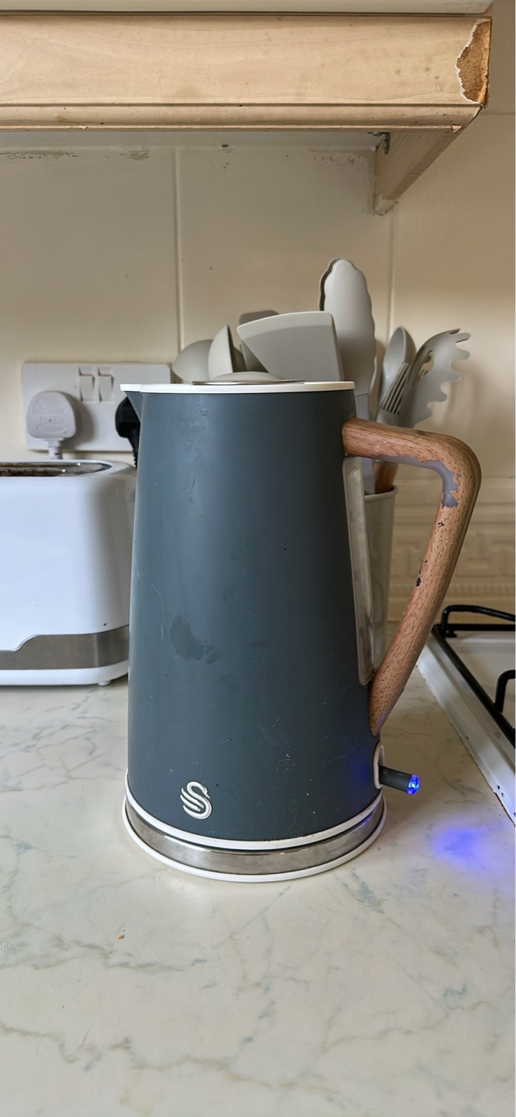 Grey working kettle