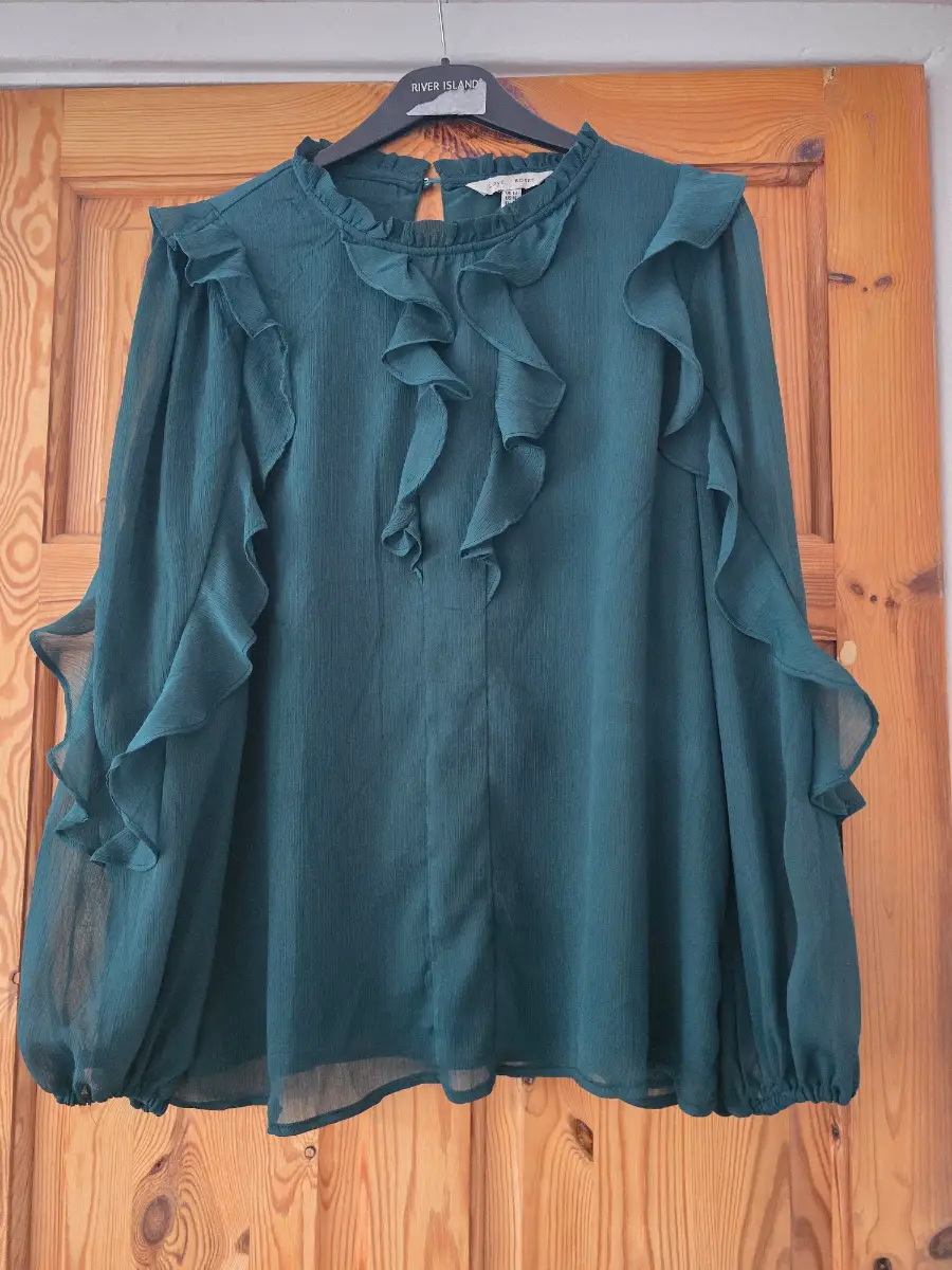 🌲 Love & Roses Dark Green Ruffle Blouse - Size 18 🌲