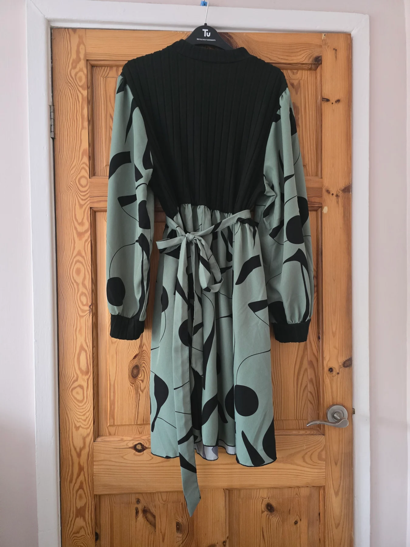 SHEIN Sage Green & Black Contrast Fabric Dress – Size 3XL