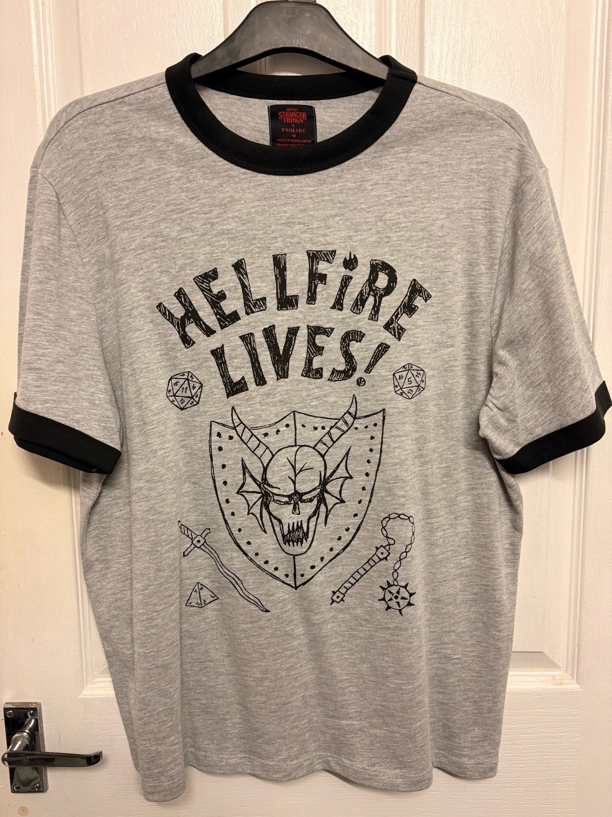 Stranger Things Helfire T-Shirt M