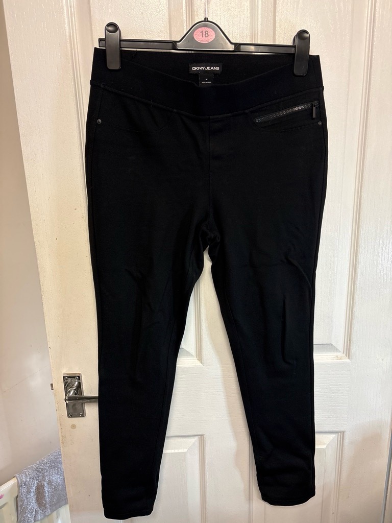 DKNY Pull Up Jeans Size M