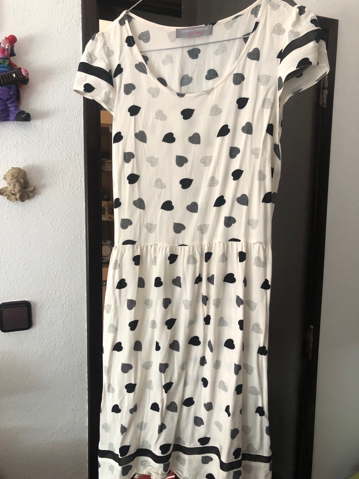 White and black hearts pattern dress