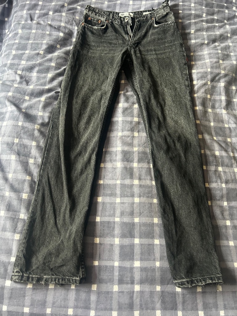 ZARA Black Washed Jeans The Midwaist Straight Leg Denim Women’s EUR 34 USA 2 Distressed Hems