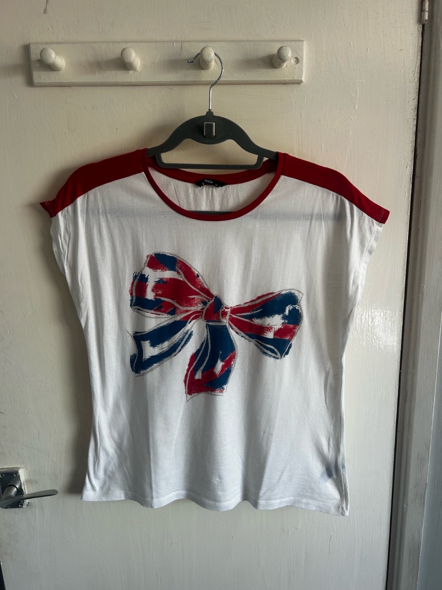 M&Co Size 14 Union Jack Bow Graphic T-Shirt | Red & White Short Sleeve Top