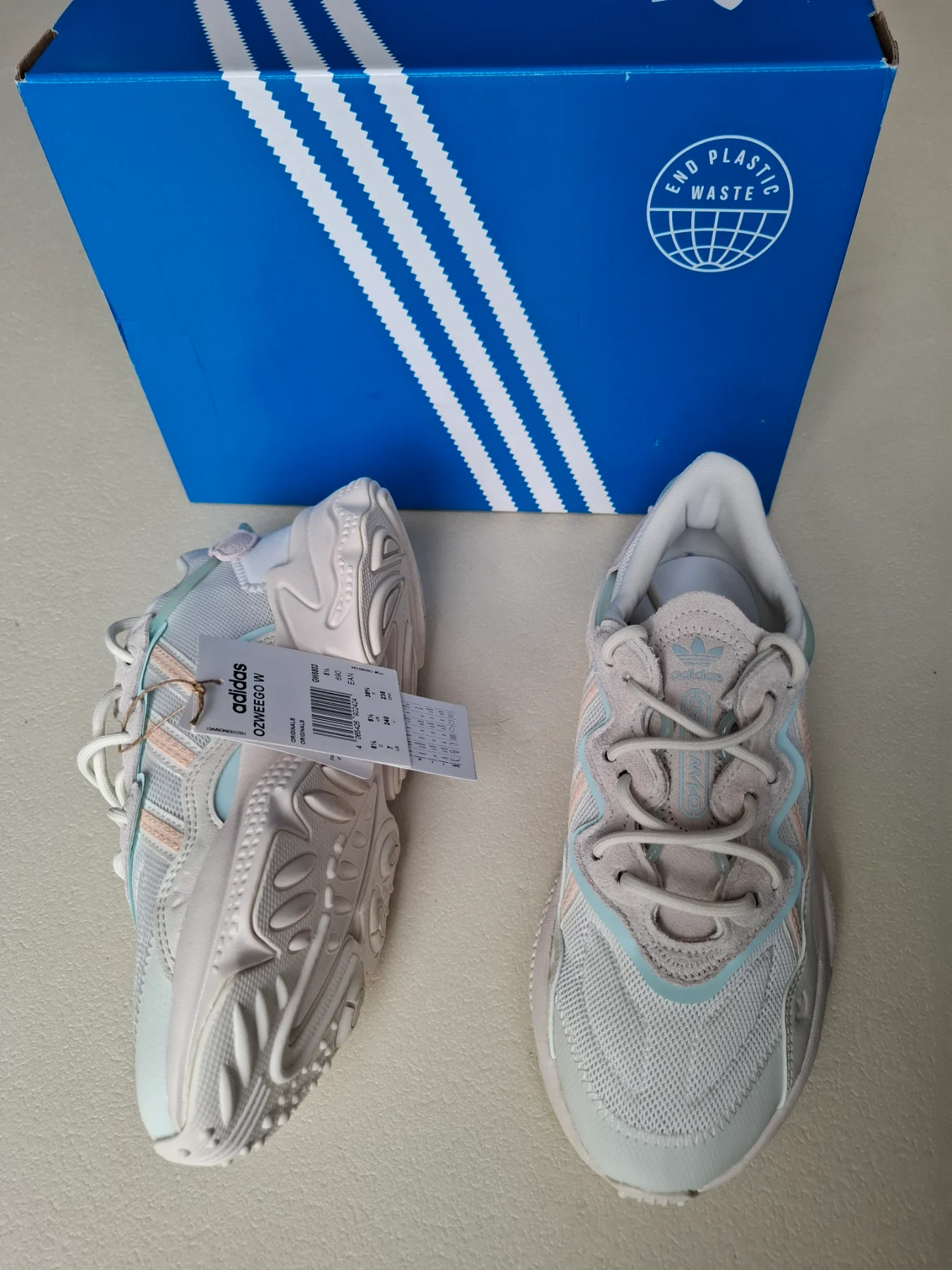 Adidas Ozweego Women's Trainers Cloud White Pastel size 5.5  Fresh out of the box, these adidas Ozwe