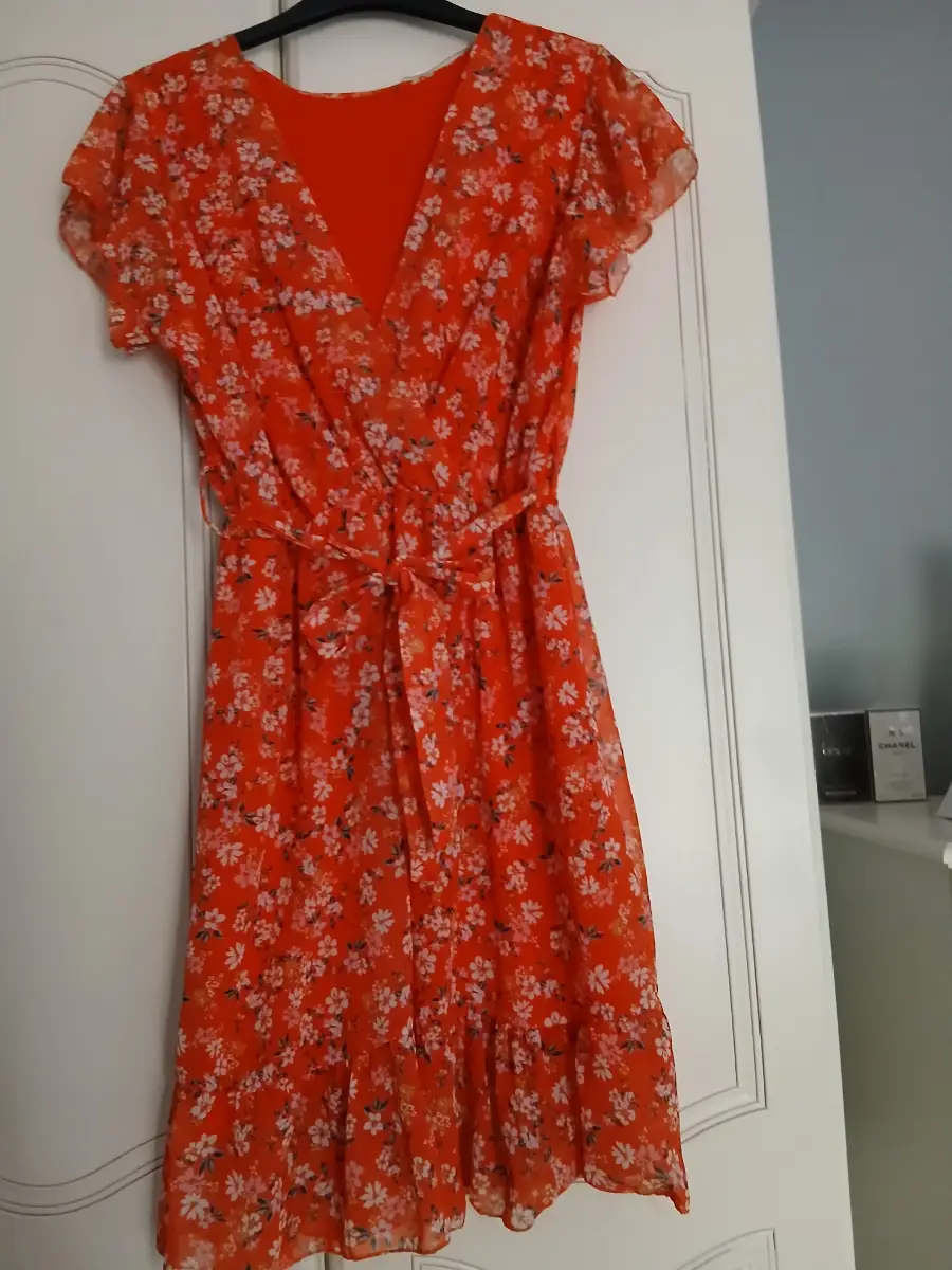 Pretty lined knee length dress