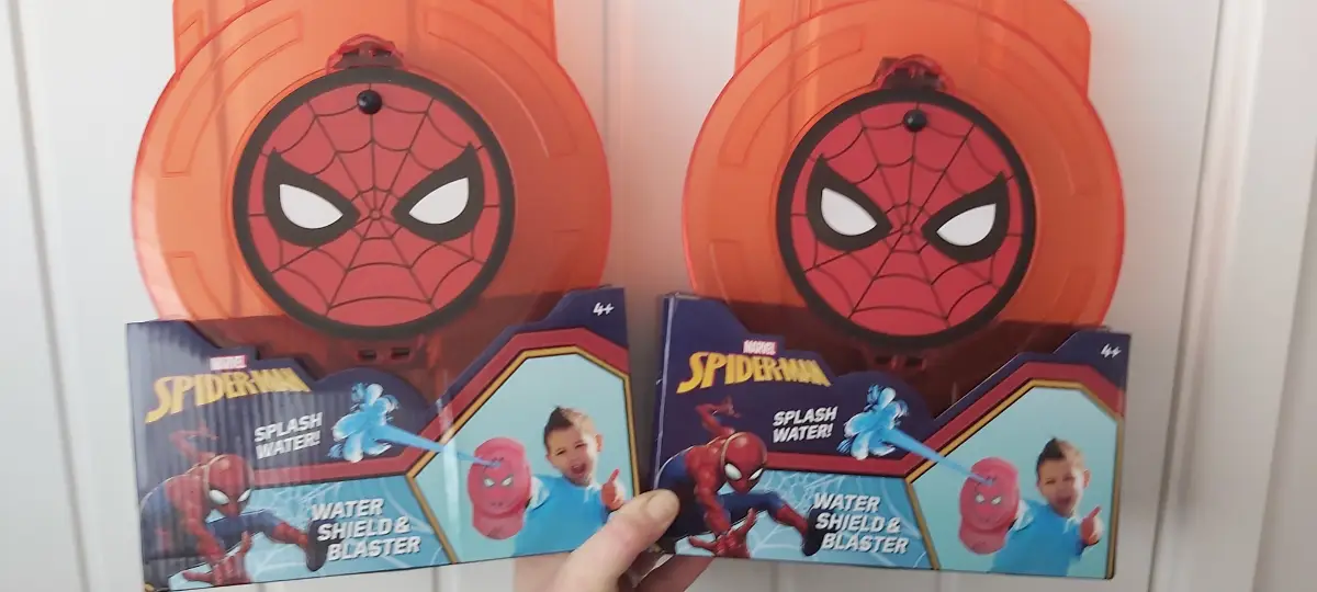 Spiderman water blaster Shields x 2