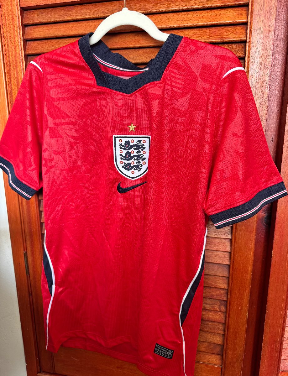 England Top Small