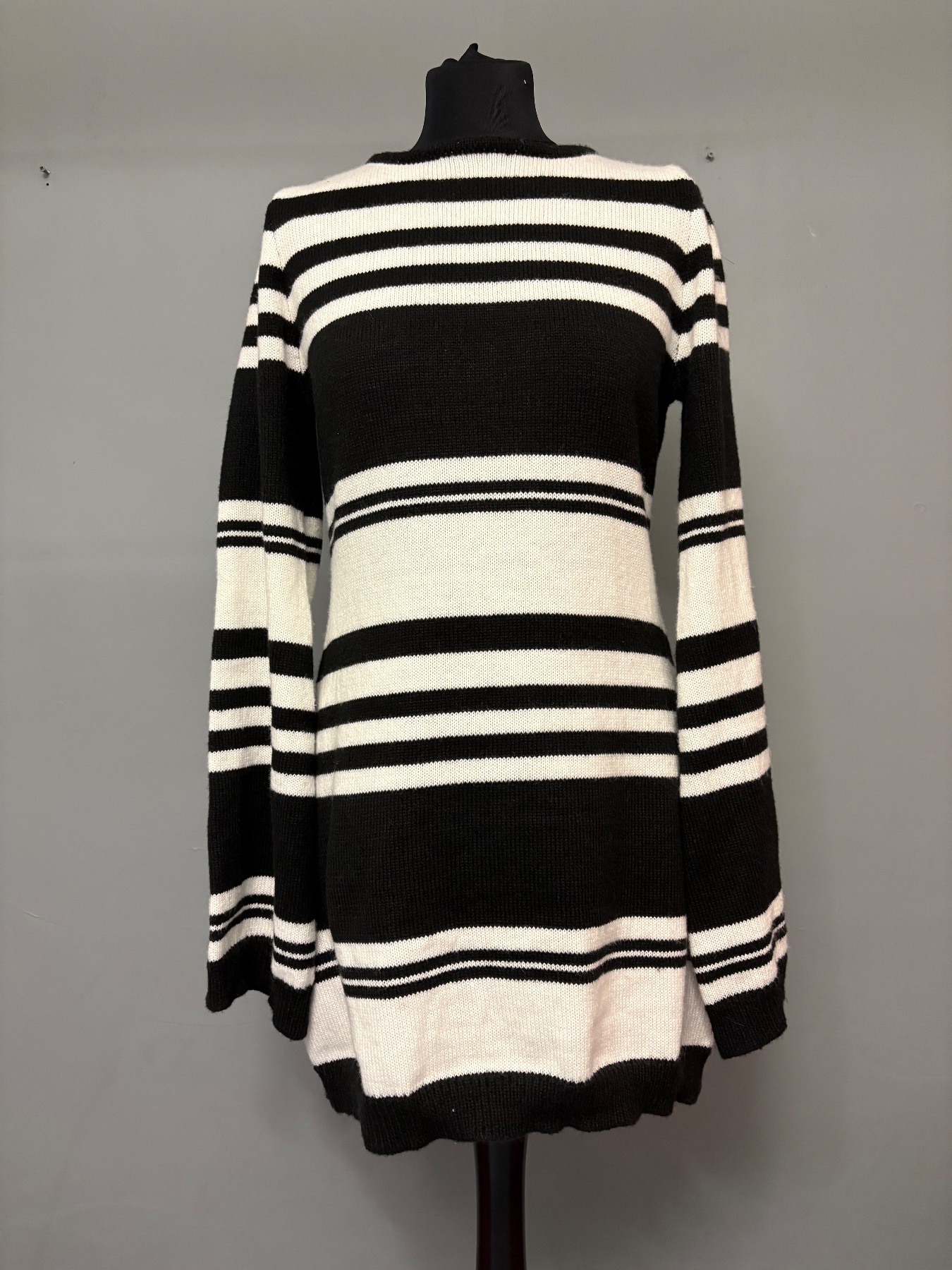 Black & white, striped, knitted, open back, tie-up, jumper dress