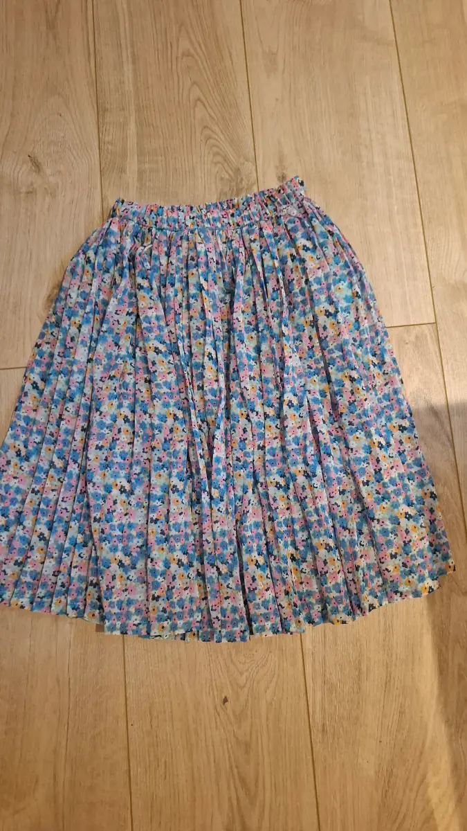 Beautiful skirt for girl size 4-5 years  next