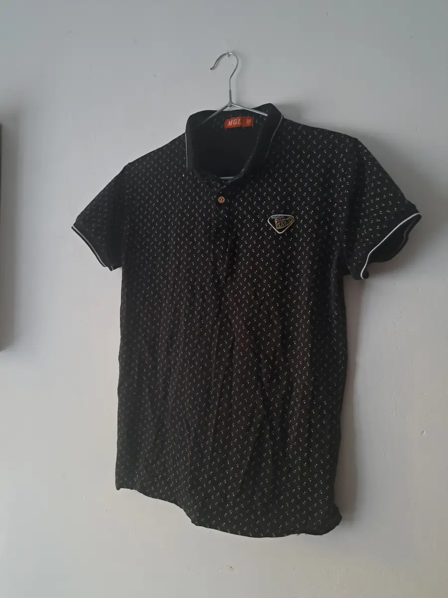 Boys t-shirt size 12yrs