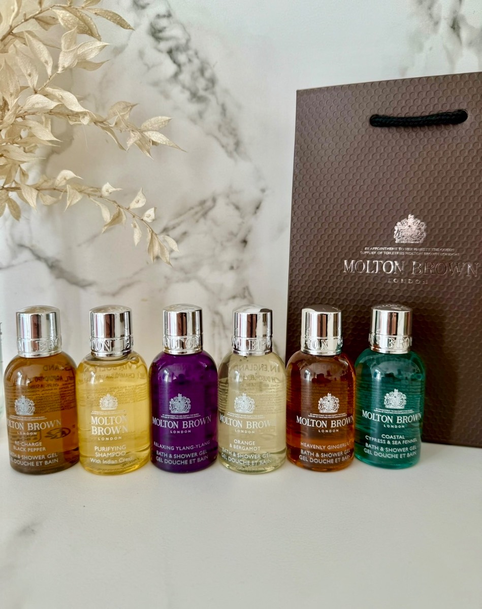 Molton brown set of 6 x 50ml body products - new with a gift bag