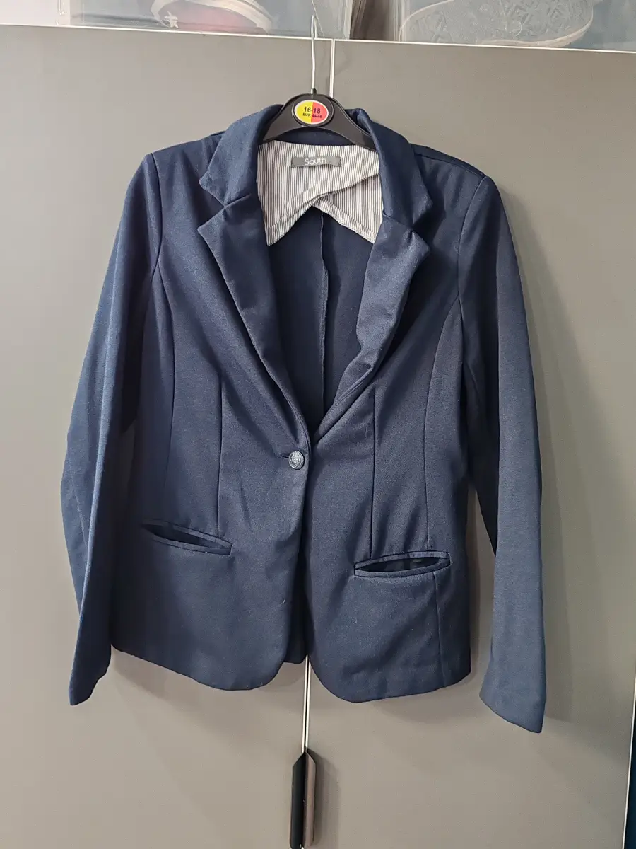 South navy tailored blazer with shoulder pads – Size 10