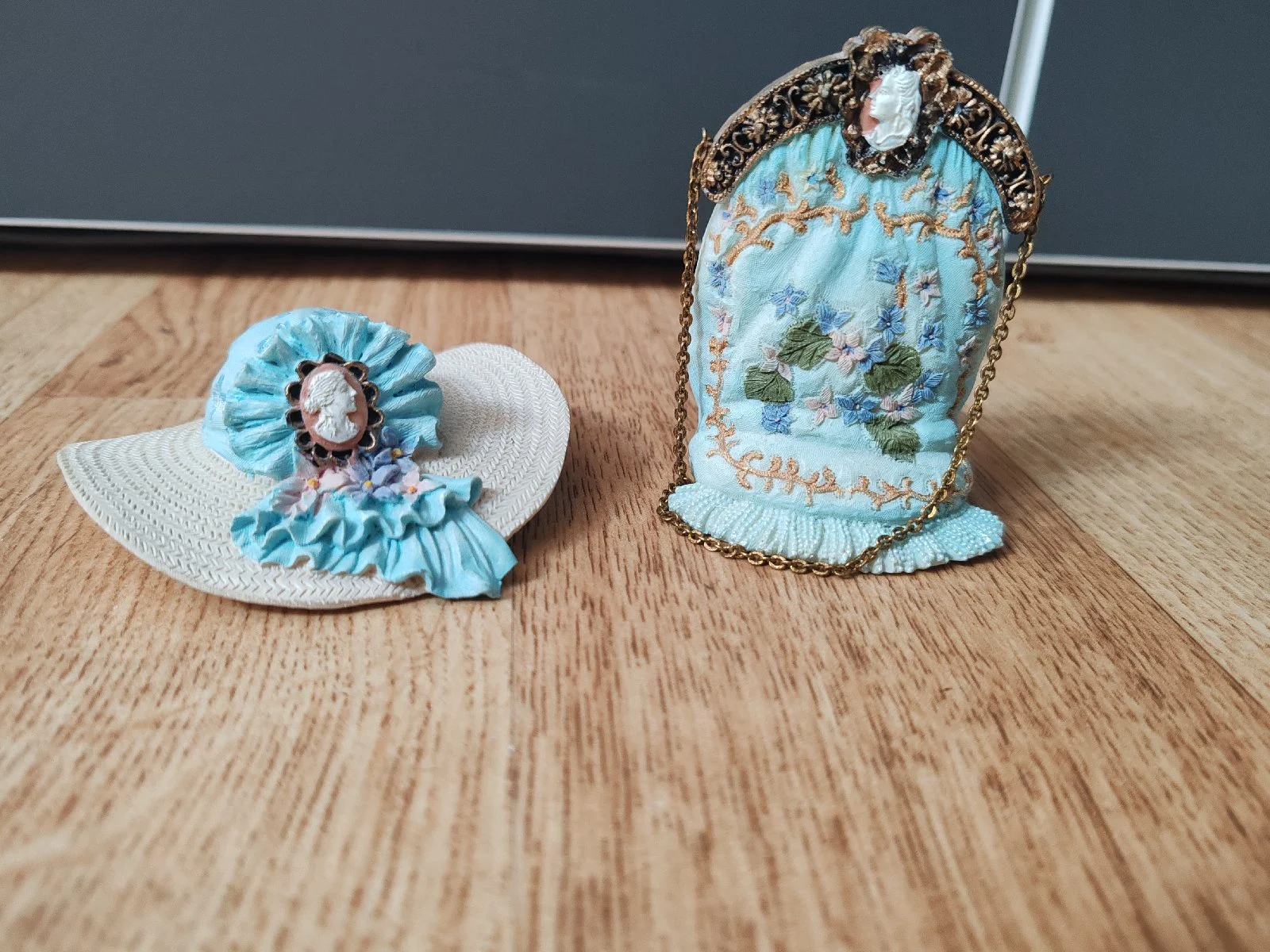 Vintage Avon Victorian Collection Miniature Resin Ornaments - Blue Cameo Hat & Purse Set