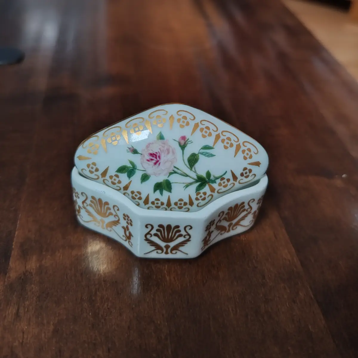 Vintage Empress Josephine's rose garden porcelain trinket box - Limited Edition (1980s)