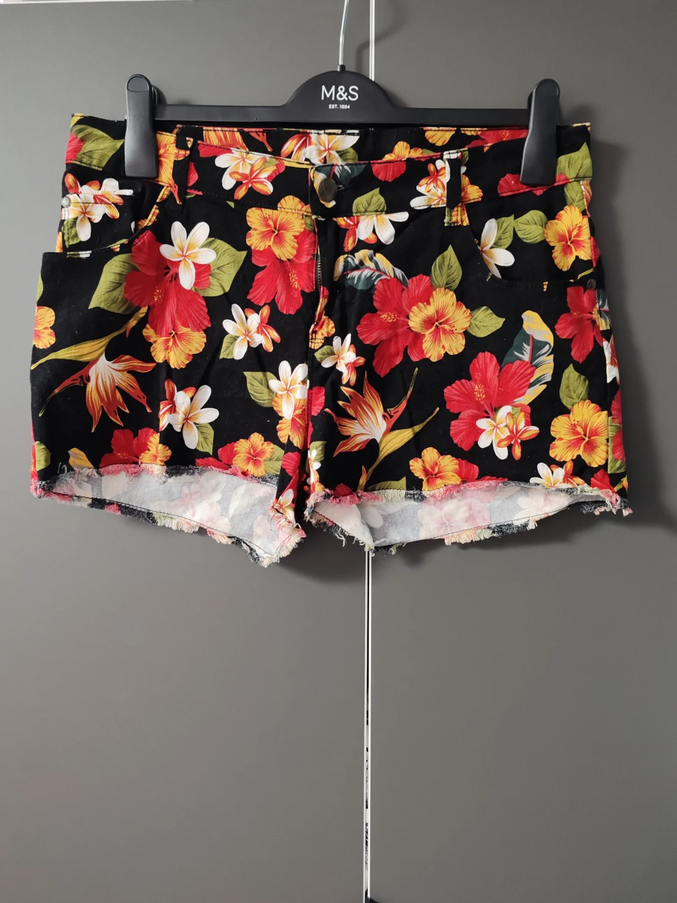 Esmara Hawaiian Floral Denim Shorts - Size UK 18 / EUR 44 - Black Denim