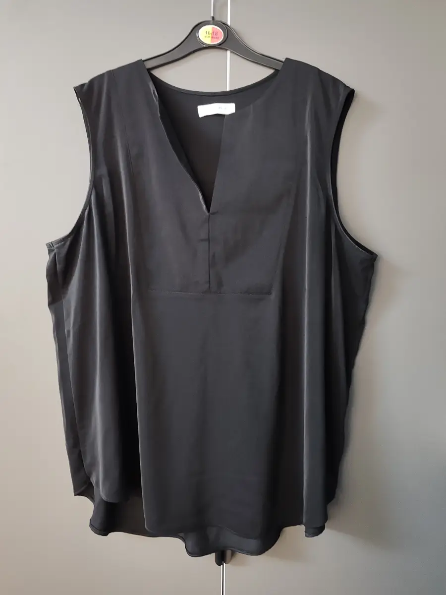 Primark Cares Black V-Neck Sleeveless Blouse Size 18/20 XL