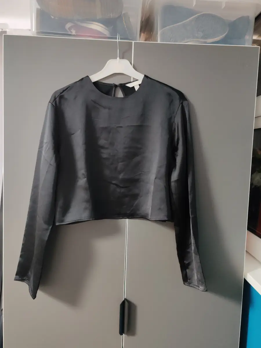 H&M black satin feel cropped long sleeve top - Size S (UK 8-10)
