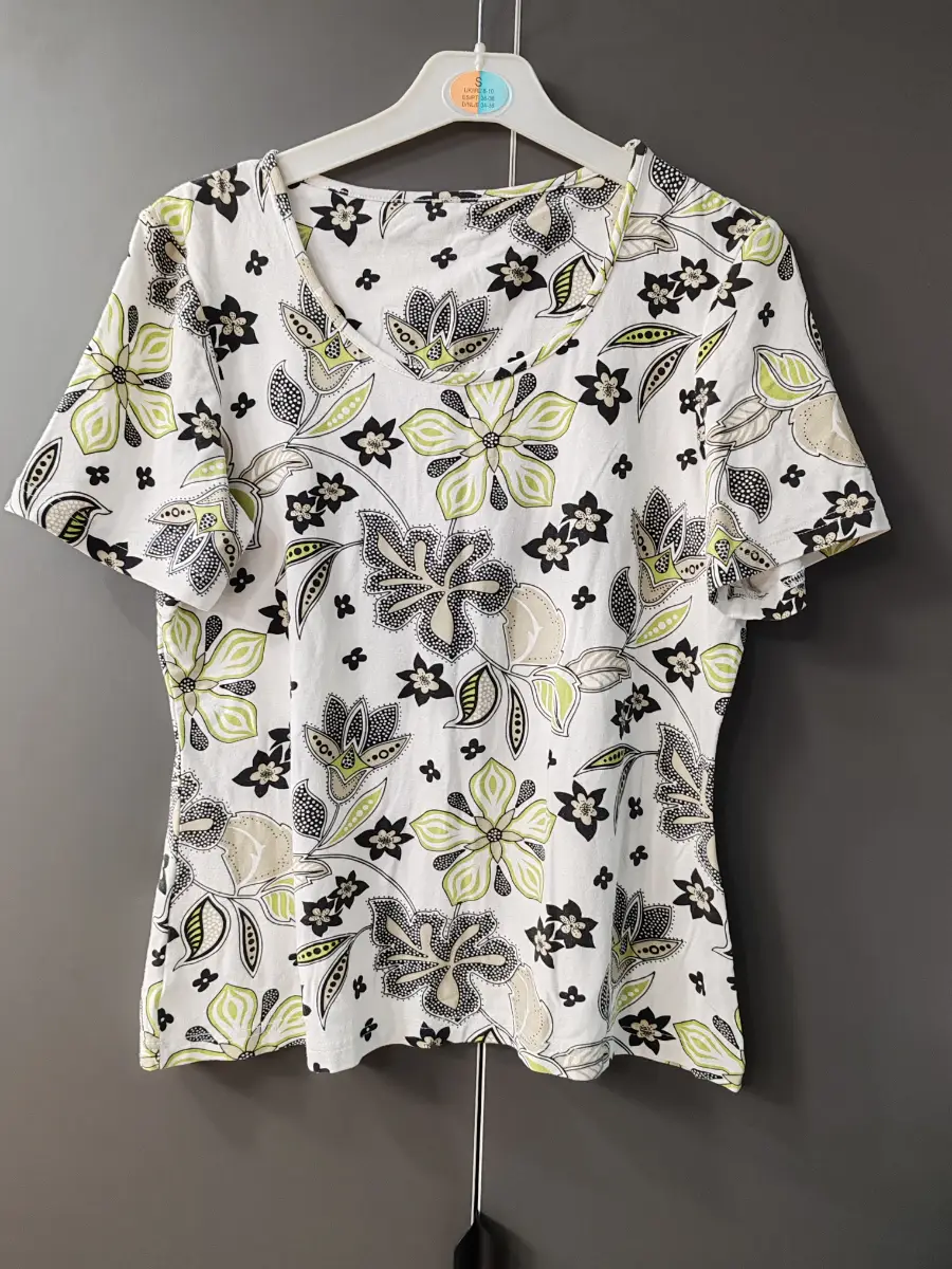 Woolworths floral print short sleeve top - Size 14