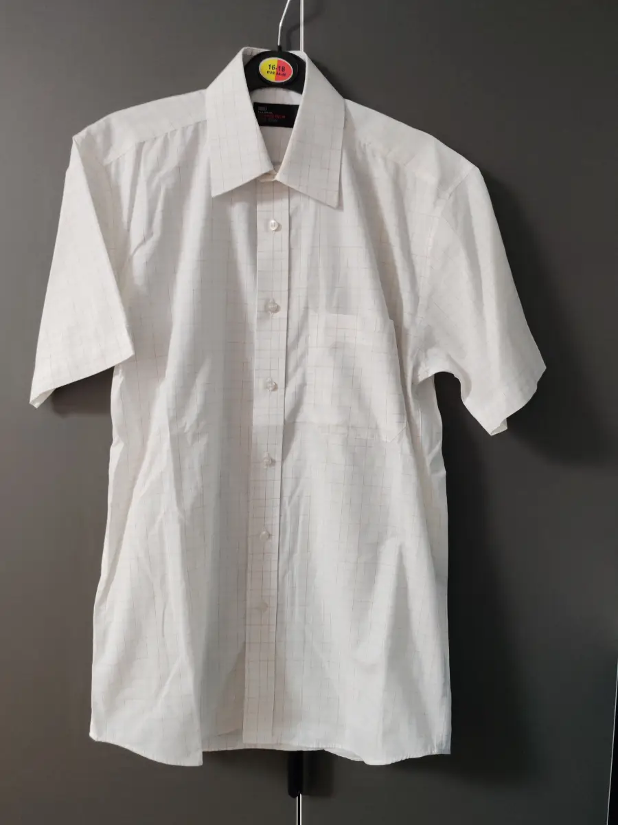 Marks & Spencer white checked short sleeve shirt - Size 14.5 collar smart casual