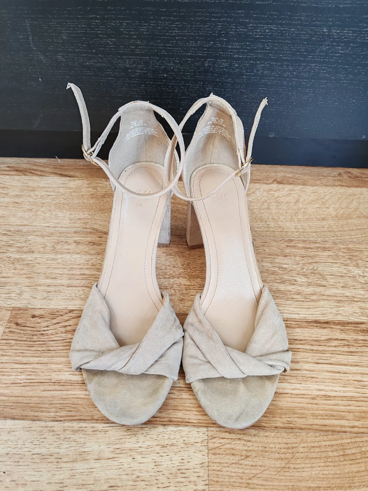 H&M Beige Faux Suede Knot Front Block Heel Sandals Size 36 (UK 3.5)