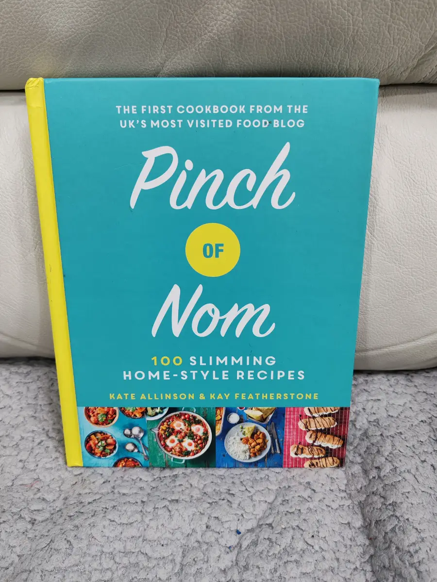 Pinch of nom recipe book - good condition
