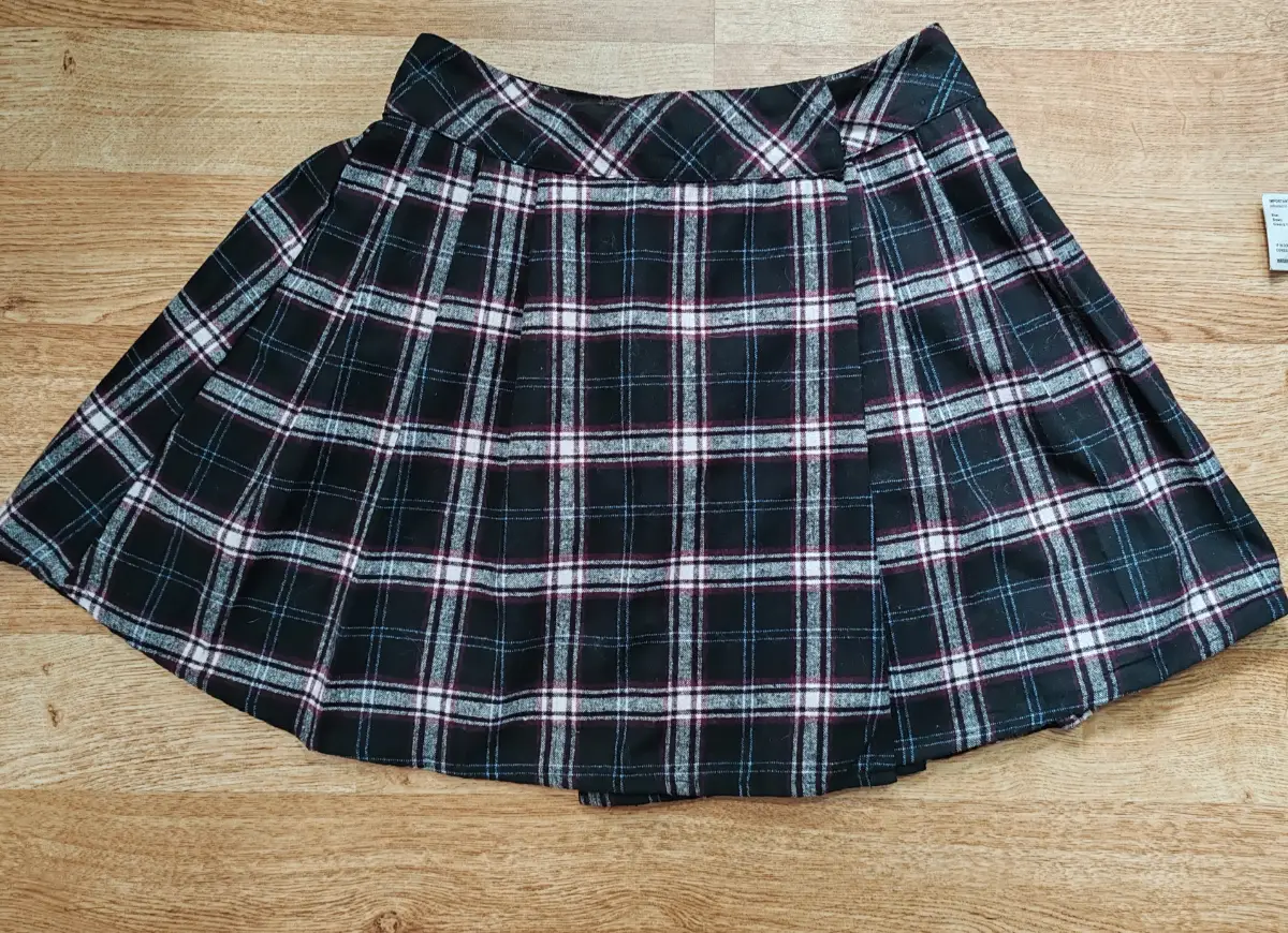 Atmosphere black, white & red tartan pleated mini skirt - Size 8