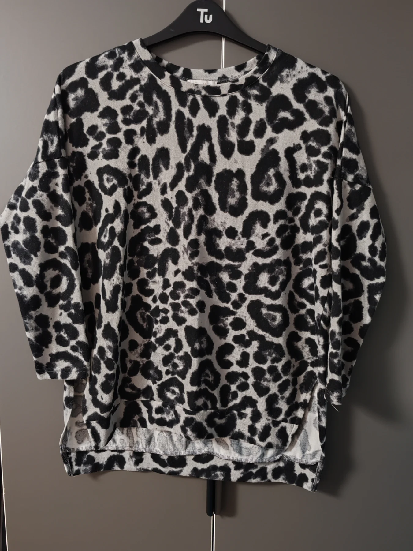 Stella Morgan Grey Leopard Print Soft Knit Oversized Jumper Size UK 10