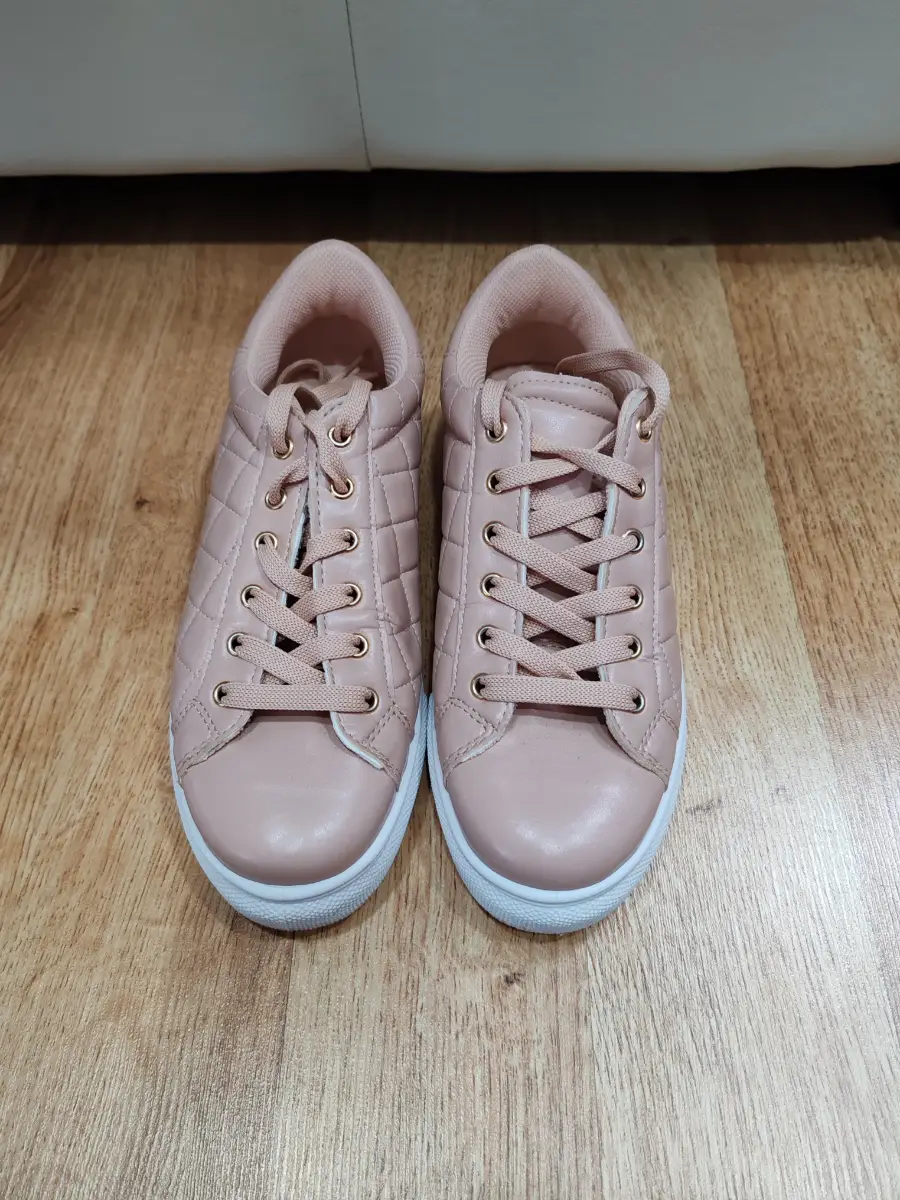 Very nude pink quilted lace-up trainers - Size 4