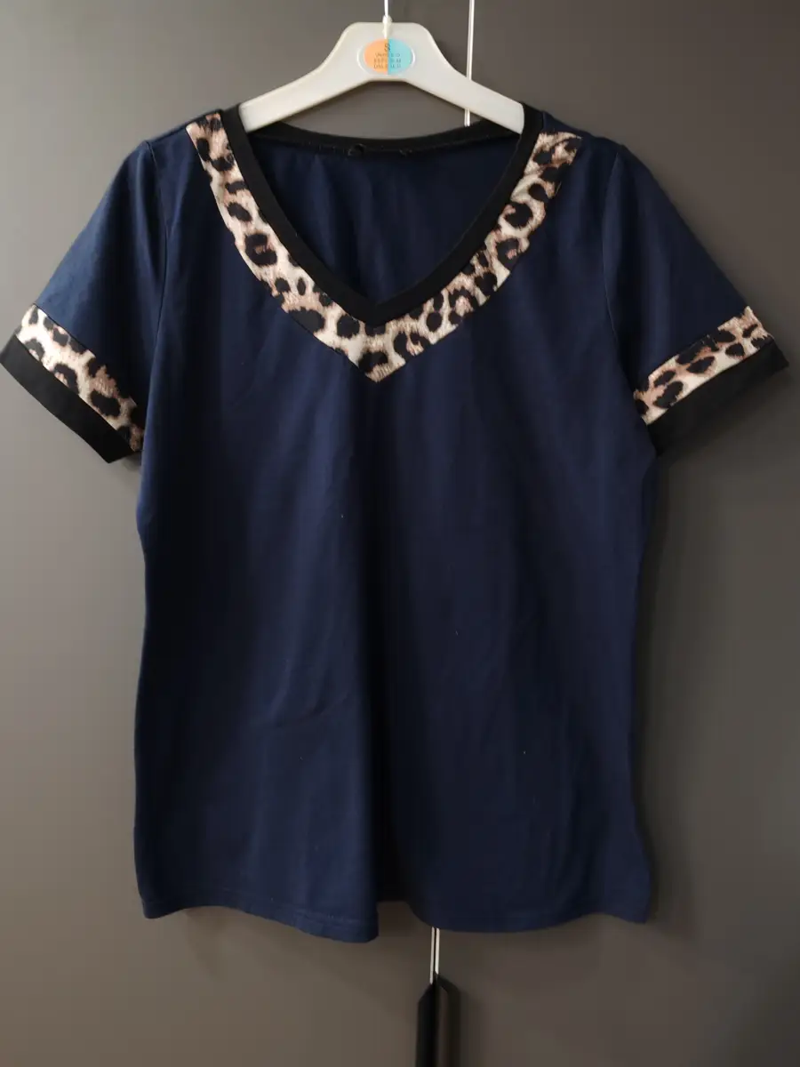 Shein navy & leopard print t-shirt - size M