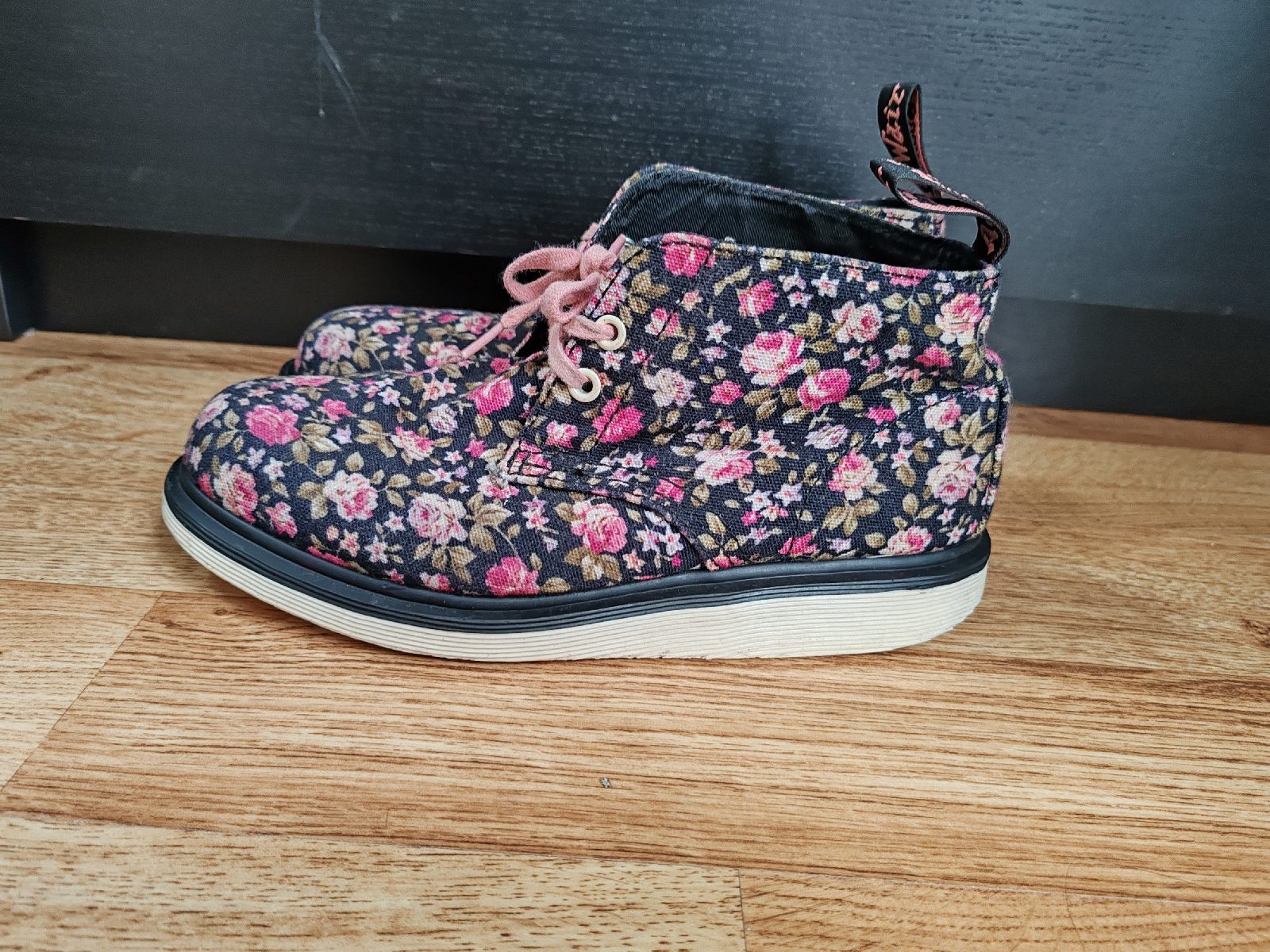 Dr. Martens floral lightweight canvas ankle boots - size UK 6