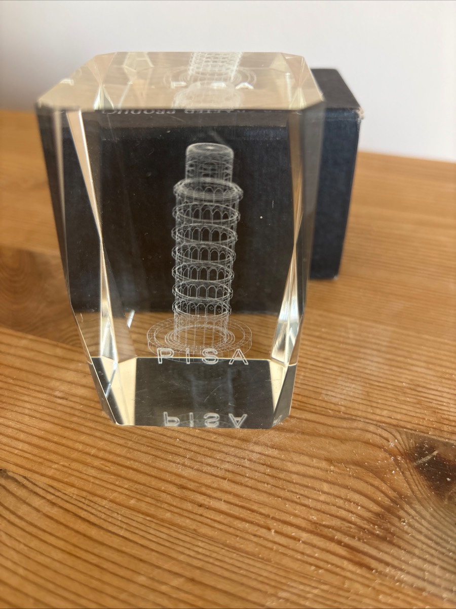 Leaning tower of pisa hologram ornament