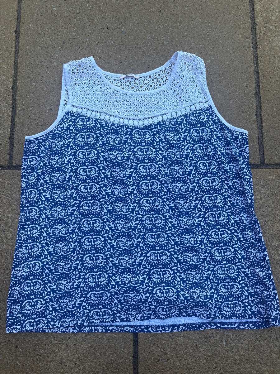 Size 24 sleeveless summer lace trim top