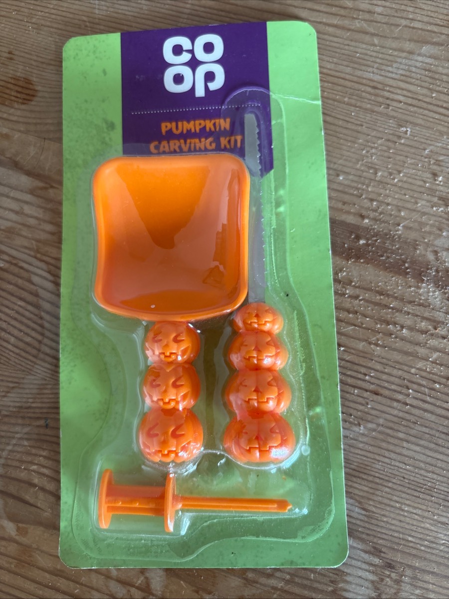 Pumpkin carving kit