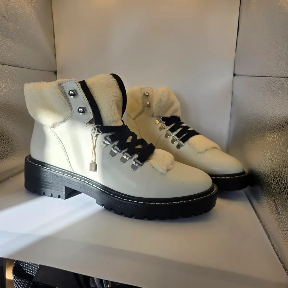 UK 7 White Faux Fur Lined Combat Boots UK 7 Chunky Winter