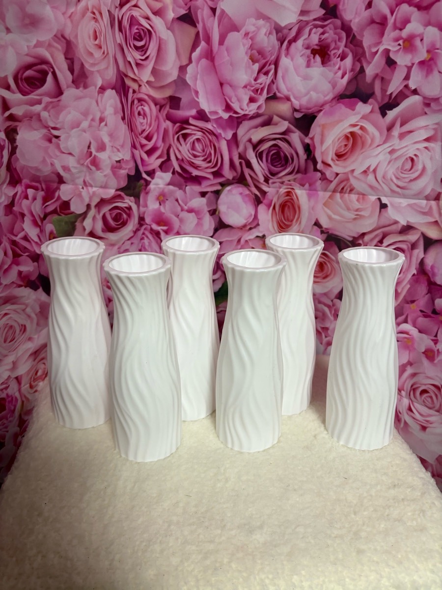 6x plastic vases new never used white