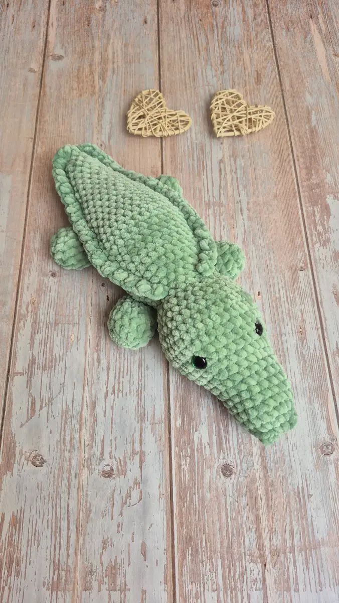 Crochet Alligator Plush – Soft Sage Green Amigurumi