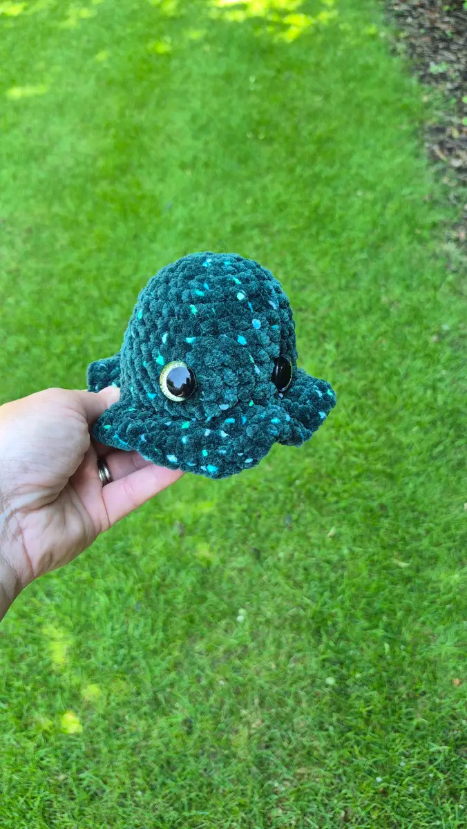 Handmade Crochet Jellyfish Plush – Soft Ocean-Themed Amigurumi