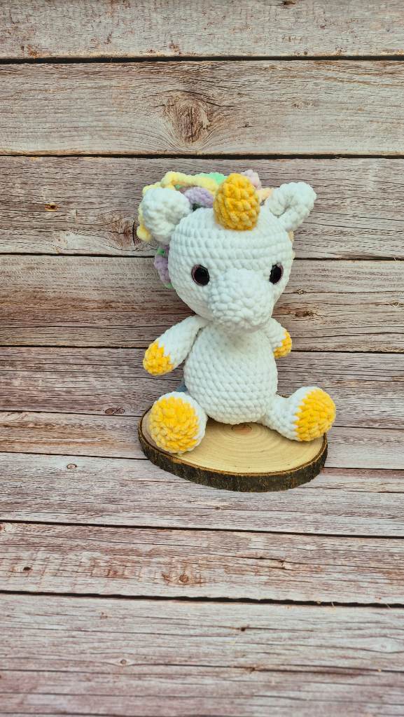🦄 Handmade Crochet Unicorn Plush – Soft Pastel Amigurumi