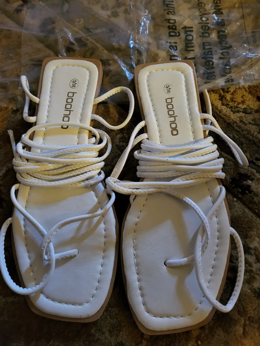 Boohoo sandles size 5