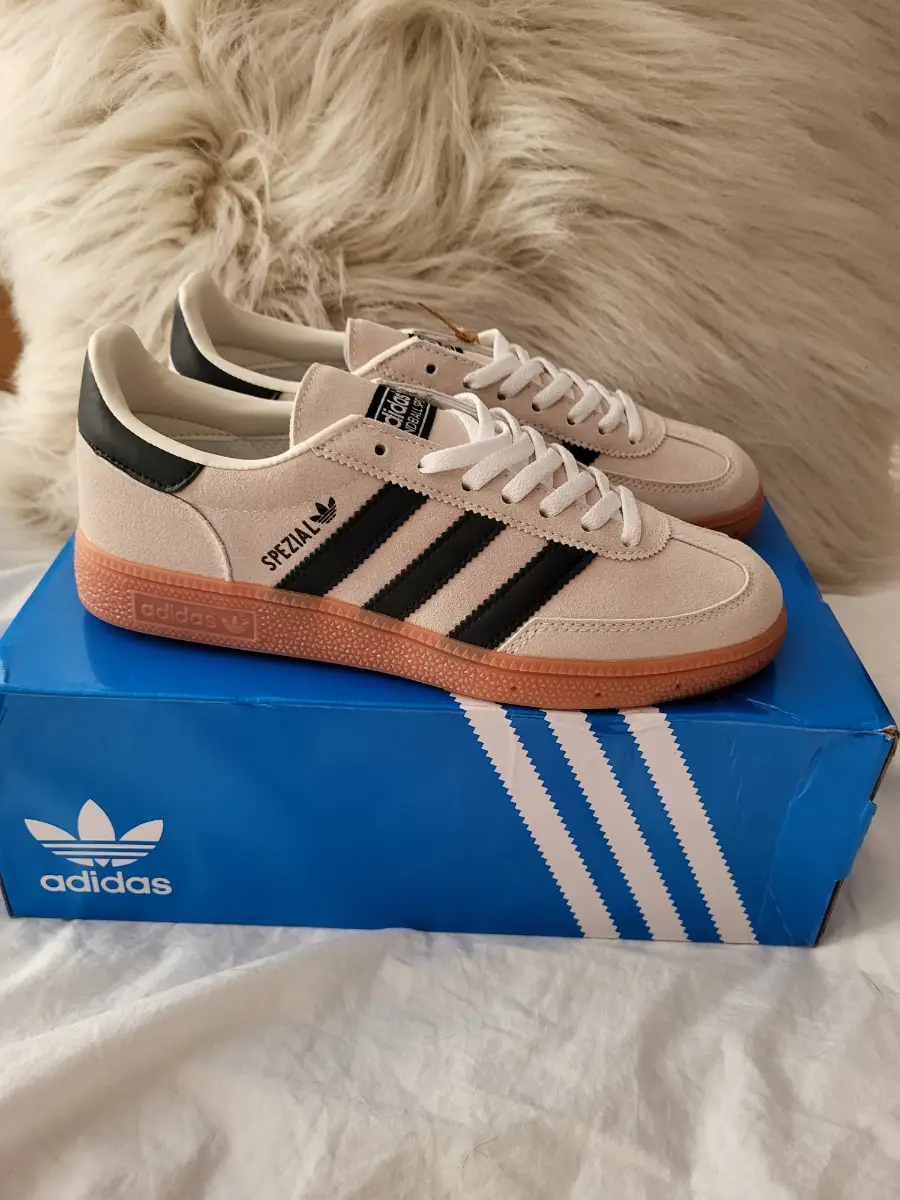Adidas Handball Specialz Size 5