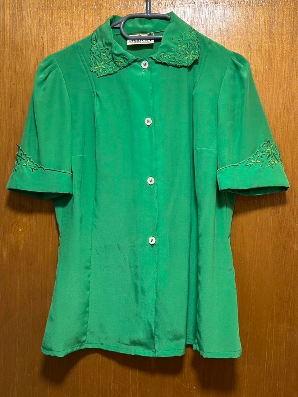 Vintage 1970s Sujon Pure Silk Green Embroidered Collar Blouse UK 12 Retro