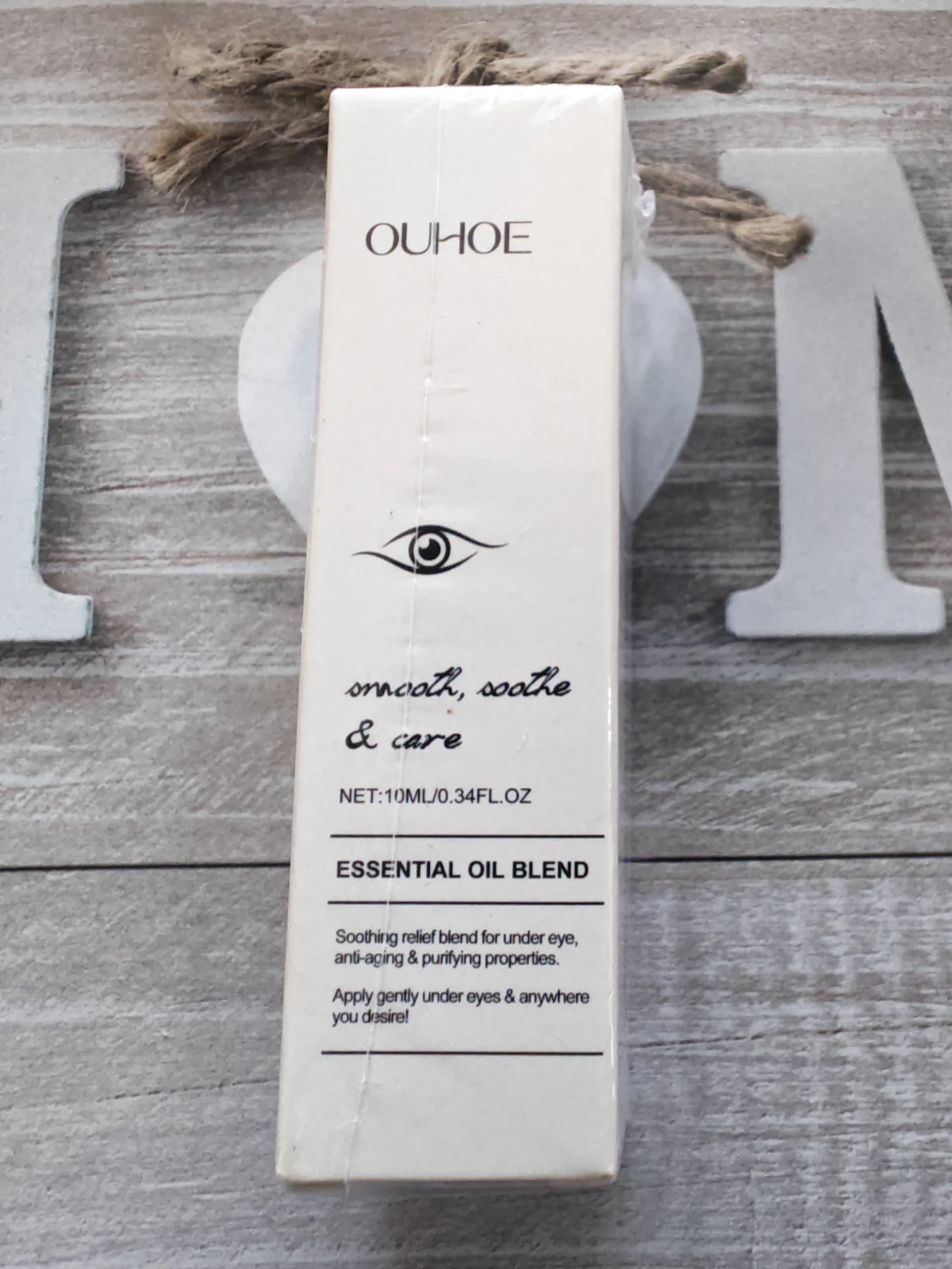 Ouhoe essential oil roll- on serum