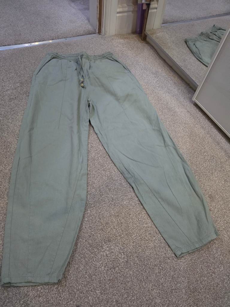 Zara sage green balloon fit trouser, size XS