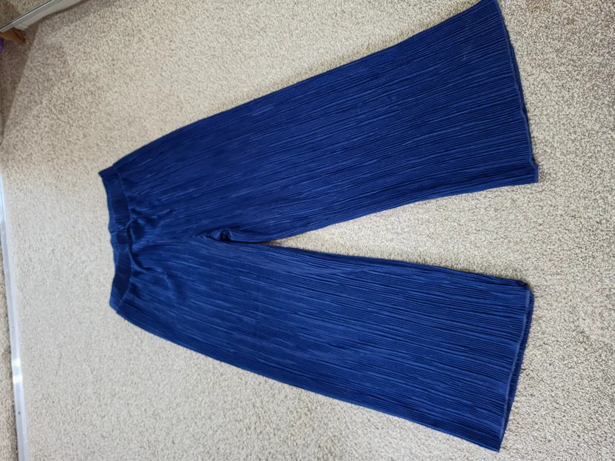 Zara girls blue trousers, size 7 years