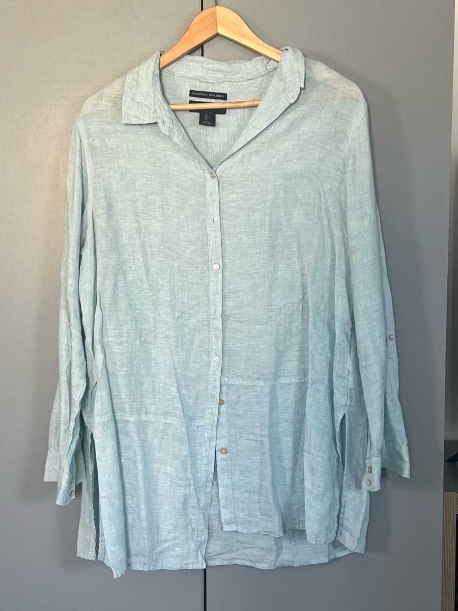Tahari 100% Linen Shirt Women’s Large Light Blue Button Up Roll Sleeve Blouse