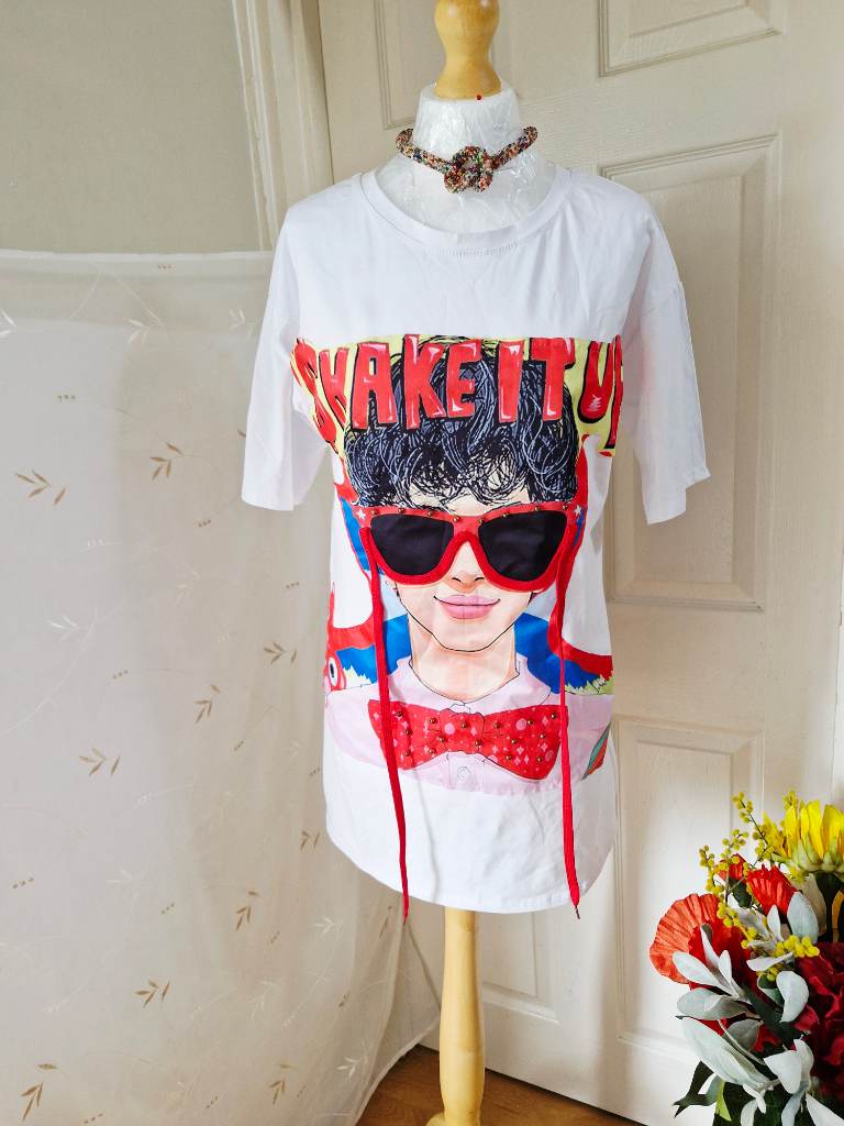 May by Shining Star Oversized Graphic T-Shirt – White – New Without Tags