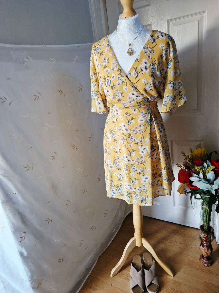 Blue Vanilla Yellow Floral Wrap Mini Dress – Size UK 16 / XL – New Without Tags